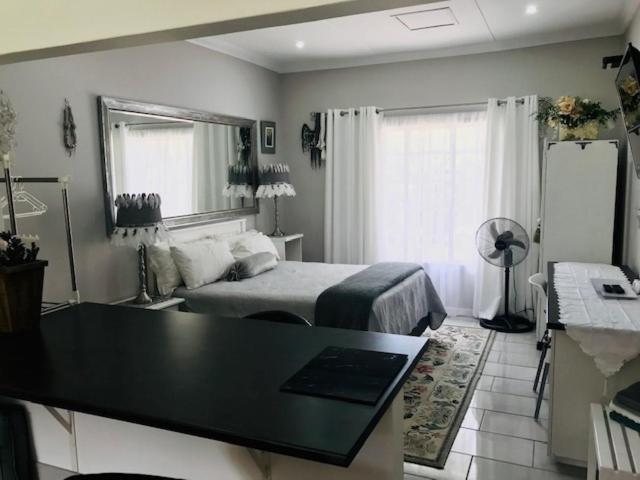 Somerset East Gate 66 Bed & Breakfast エクステリア 写真